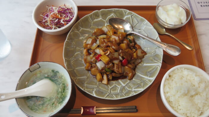上海風情 茗香閣　地鶏とカシューナッツの炒め
